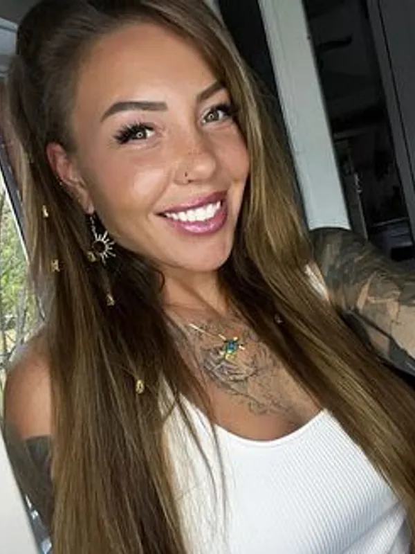 Parkplatzsex Lea_Katz, 28 aus Hamburg