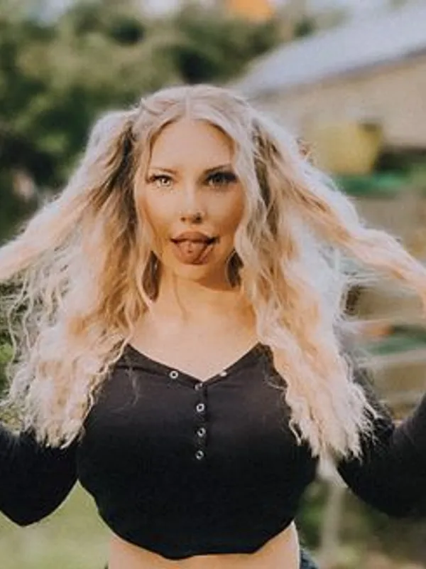 Parkplatzsex Lena-delrey, 27 aus Hamburg