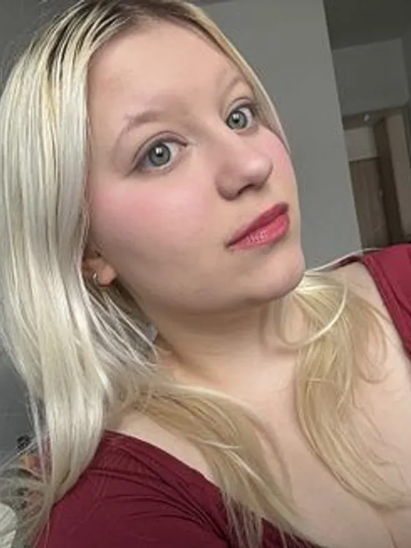 Parkplatzsex LenaSecret19, 19 aus Neuenburg