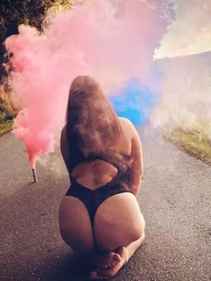 LisaQueen69, 25