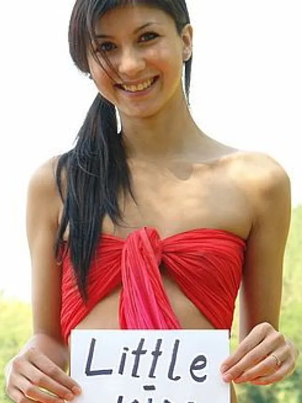 Parkplatzsex Little-Kim, 33 aus Berlin
