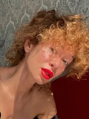 LolaFoxy, 41