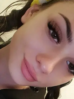 LoraRose, 22