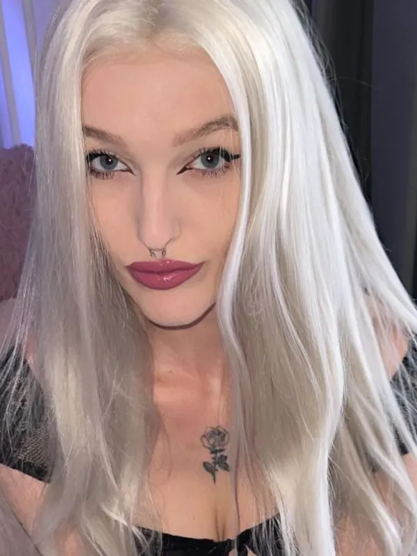 Parkplatzsex lovecassyrose, 24 aus Berlin