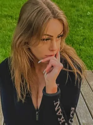 Lululuxx, 28
