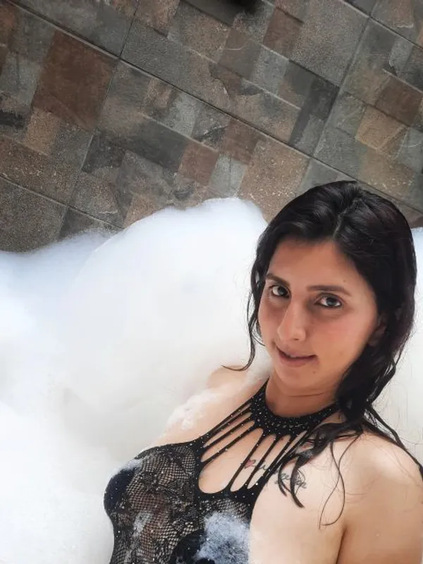 Parkplatzsex LunaandBellaa, 25 aus Magdeburg