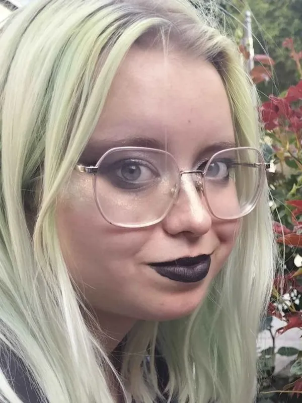 Parkplatzsex MaddieSchatz, 19 aus Wiesbaden