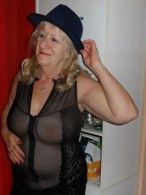 Parkplatzsex Mary55, 65 aus Hamburg