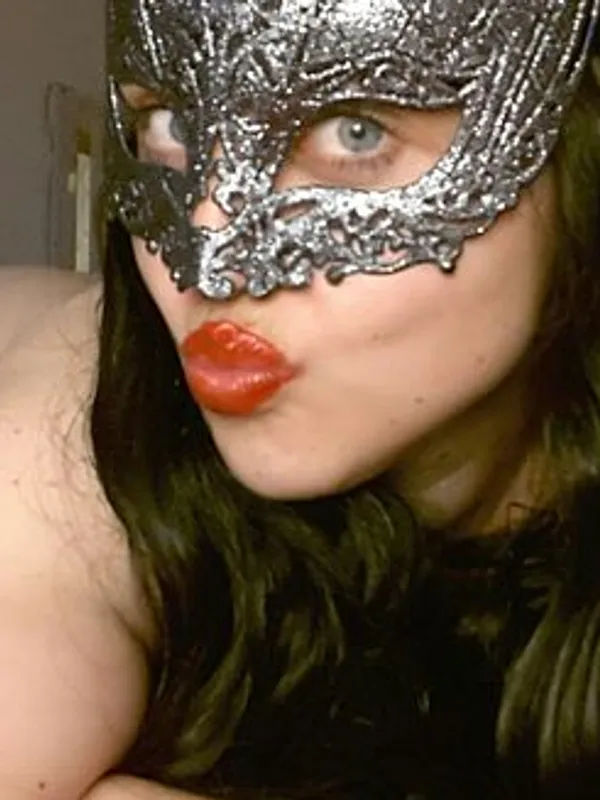 Parkplatzsex Masken-Mona, 38 aus Berlin