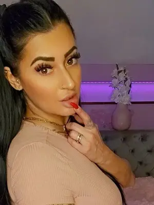 Melissa-Hot, 33