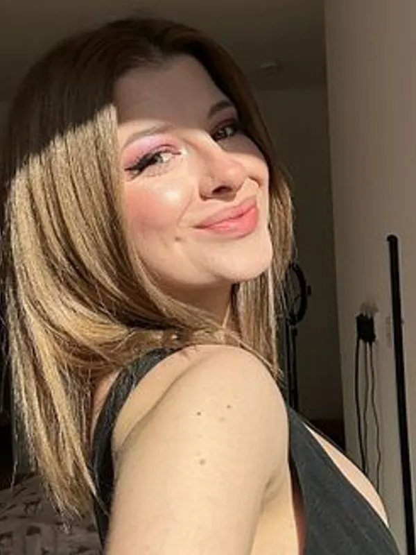 Parkplatzsex MiaMinou, 25 aus Oberhausen