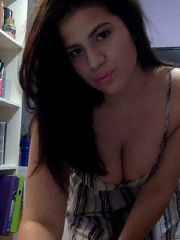 Parkplatzsex miascarlettxo, 27 aus Wien