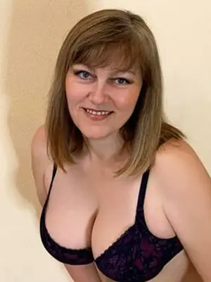 Weiteres Foto von MilfGabrielle – Anmelden zum Freischalten