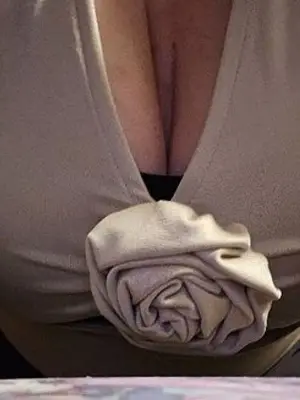 Weiteres Foto von Mina_Milf – Anmelden zum Freischalten
