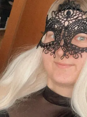 Minnie-Girl, 22