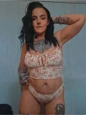 MollieFox, 25