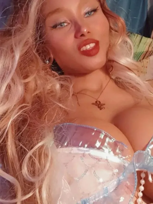 Parkplatzsex Nefertari, 34 aus Hamburg