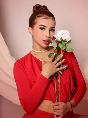 NicoleAdams, 20