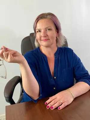 NicolePretty, 44