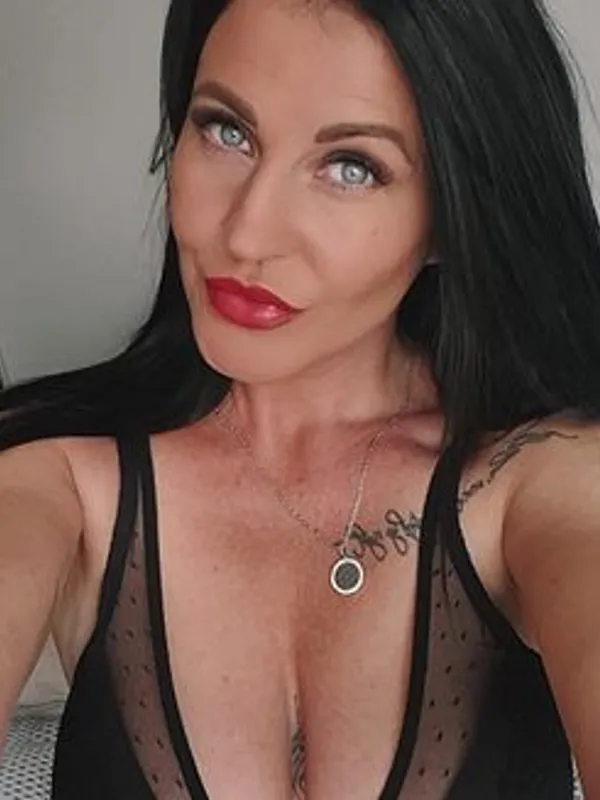 Parkplatzsex nikalickova, 38 aus Neubrück