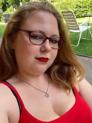 Weiteres Foto von NymphoPrincessBi – Anmelden zum Freischalten