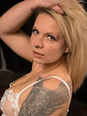 Weiteres Foto von Only_Mira – Anmelden zum Freischalten
