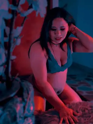 PamelaMartin, 39