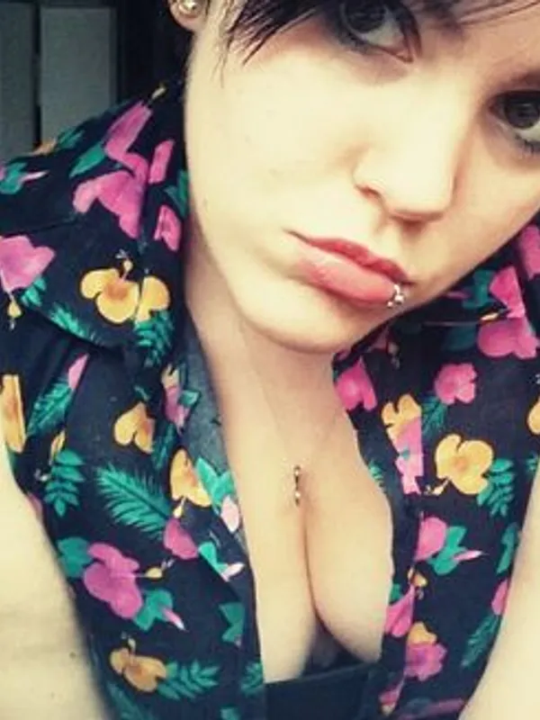 Parkplatzsex Papillon-Fou, 33 aus Dinslaken