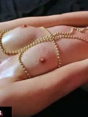 Playmate-88, 37