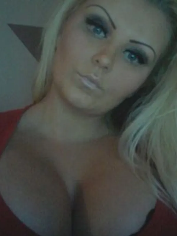 Parkplatzsex PornOreLLa, 36 aus Halle (Saale)