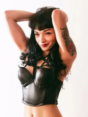 Quinni, 30