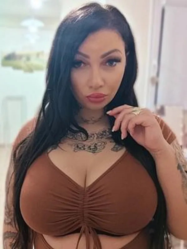 Parkplatzsex RubyDeluxeTs, 34 aus Herford