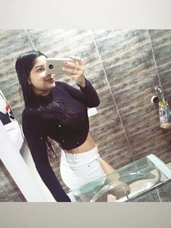Parkplatzsex sara_tits, 24 aus Berlin