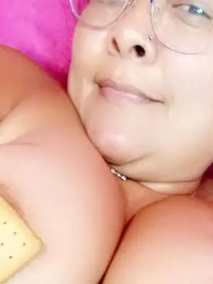 Weiteres Foto von Sexymilfh – Anmelden zum Freischalten