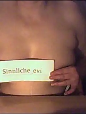Weiteres Foto von sinnliche_evi – Anmelden zum Freischalten