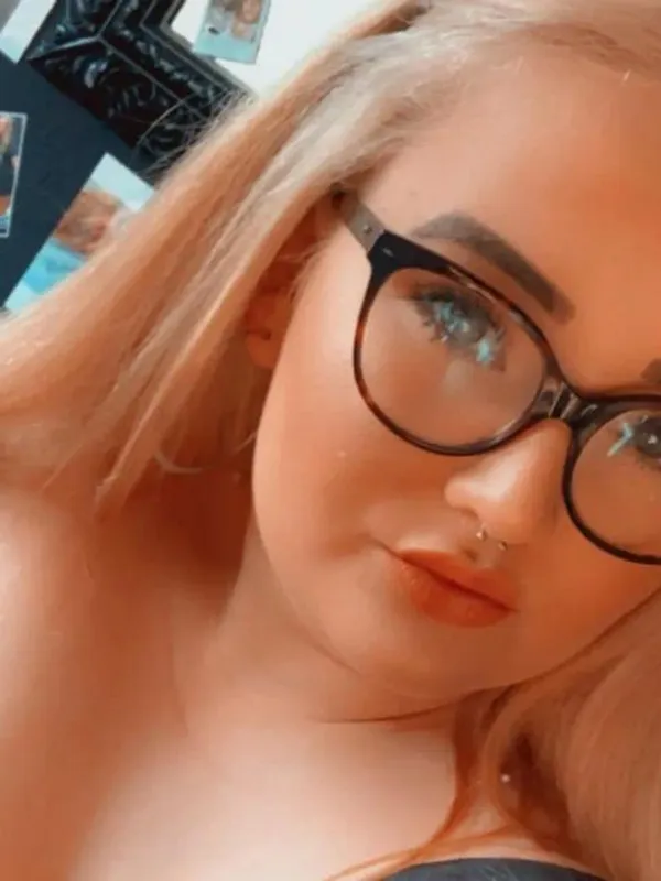 Parkplatzsex SpicyGreace, 26 aus Hamburg