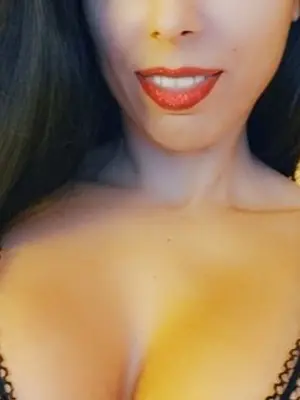 Weiteres Foto von SquirtyLatina – Anmelden zum Freischalten