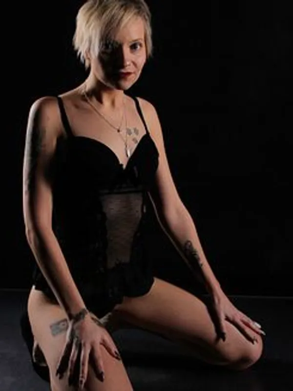 Parkplatzsex SunshineGirl91, 34 aus Halle (Saale)