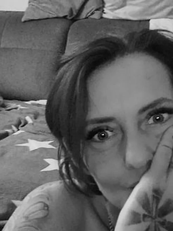 Parkplatzsex TattooedGirlStrapOn, 46 aus Bregenz