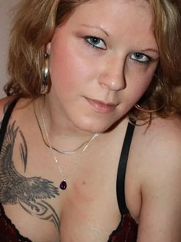 Parkplatzsex TeenyNadine18, 38 aus Sulzbach-Rosenberg