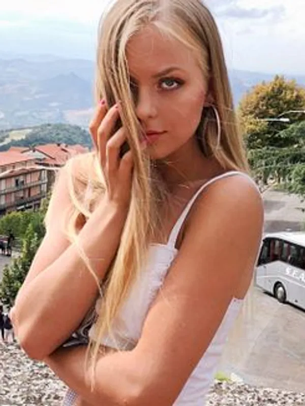 Parkplatzsex ValentinaBlonde, 23 aus München