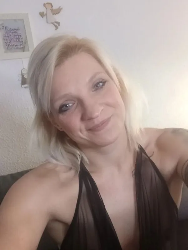 Parkplatzsex VanyBunny, 34 aus Duisburg