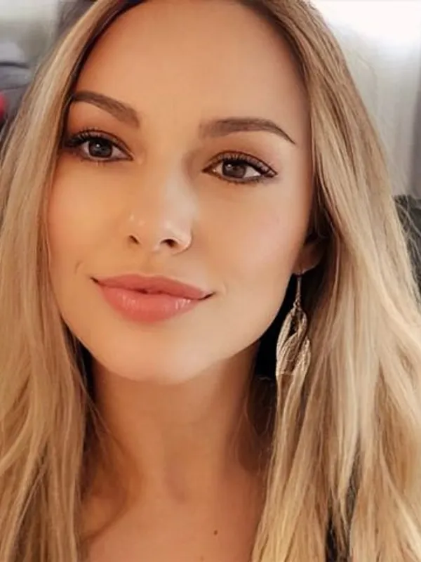 Parkplatzsex VickyFox, 33 aus München