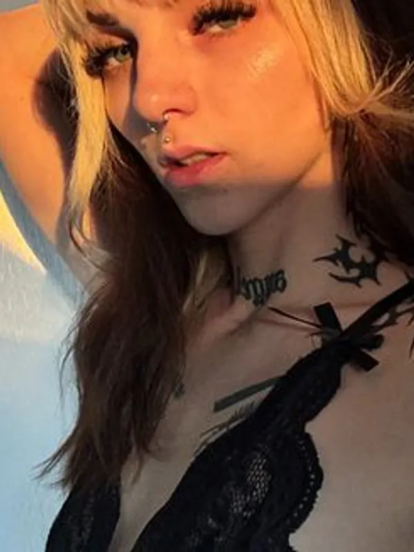 Parkplatzsex Victoria-Rose, 23 aus Bad Aibling