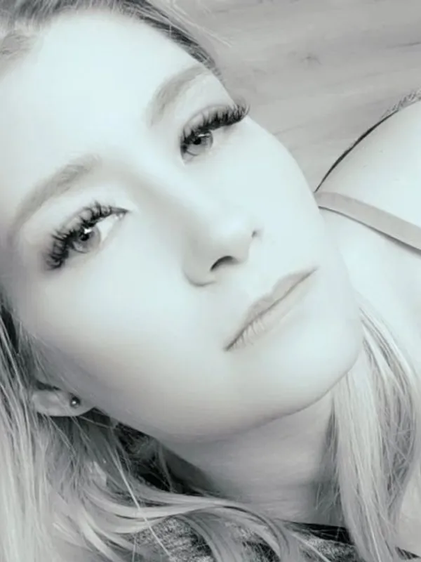 Parkplatzsex XXxNelly, 26 aus Potsdam