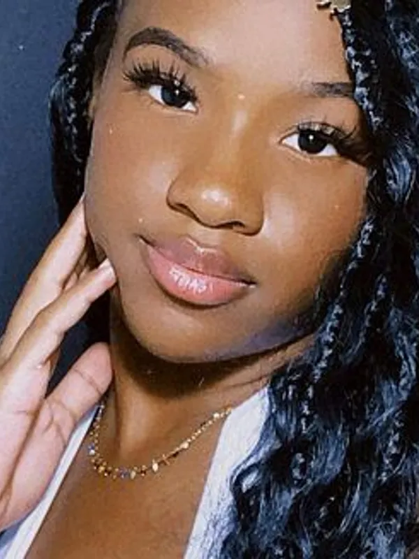 Parkplatzsex zuliah, 24 aus Wien